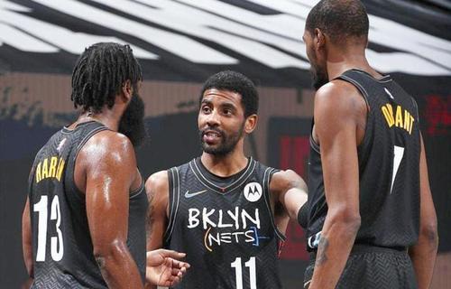 留在更衣室 留在更衣室