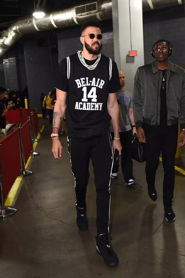 通常围绕球 通常围绕球